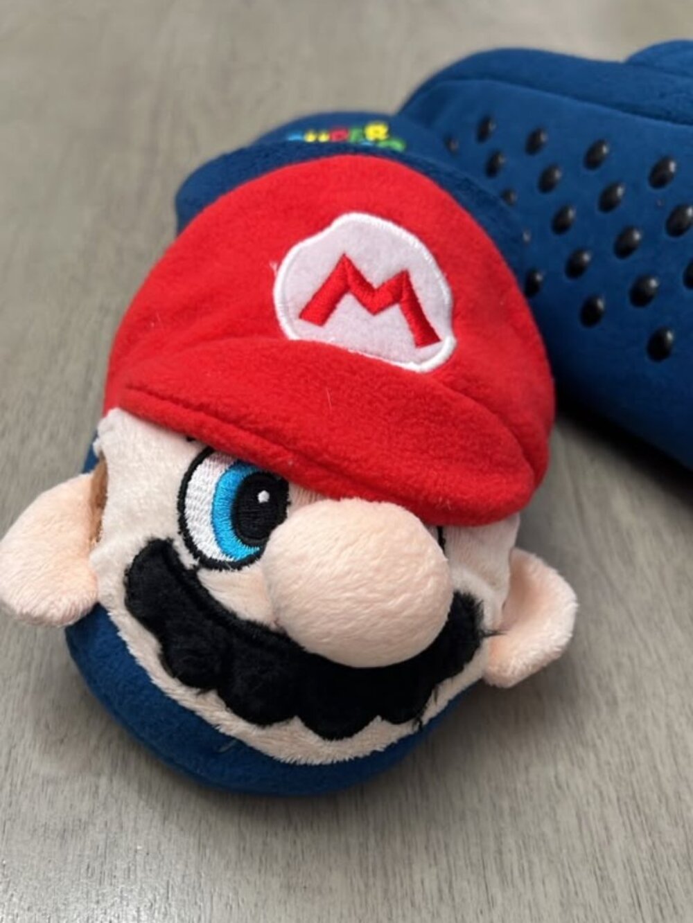 Super Mario Slippers Size Large 3-4